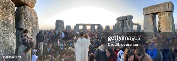 summer solstice panorama - stonehenge stock pictures, royalty-free photos & images