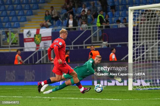 Emile Smith Rowe of England scores the team's second goal during the UEFA Under-21 Euro 2023 match between Czechia and England on June 22, 2023 in...