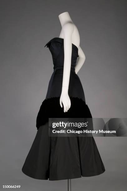Evening dress, Pouff, 1952 . Silk taffeta, silk velvet, silk satin by Charles James; worn by Mrs Harvey Byron Jr, nee Kathleen Whitcomb. Known as the...