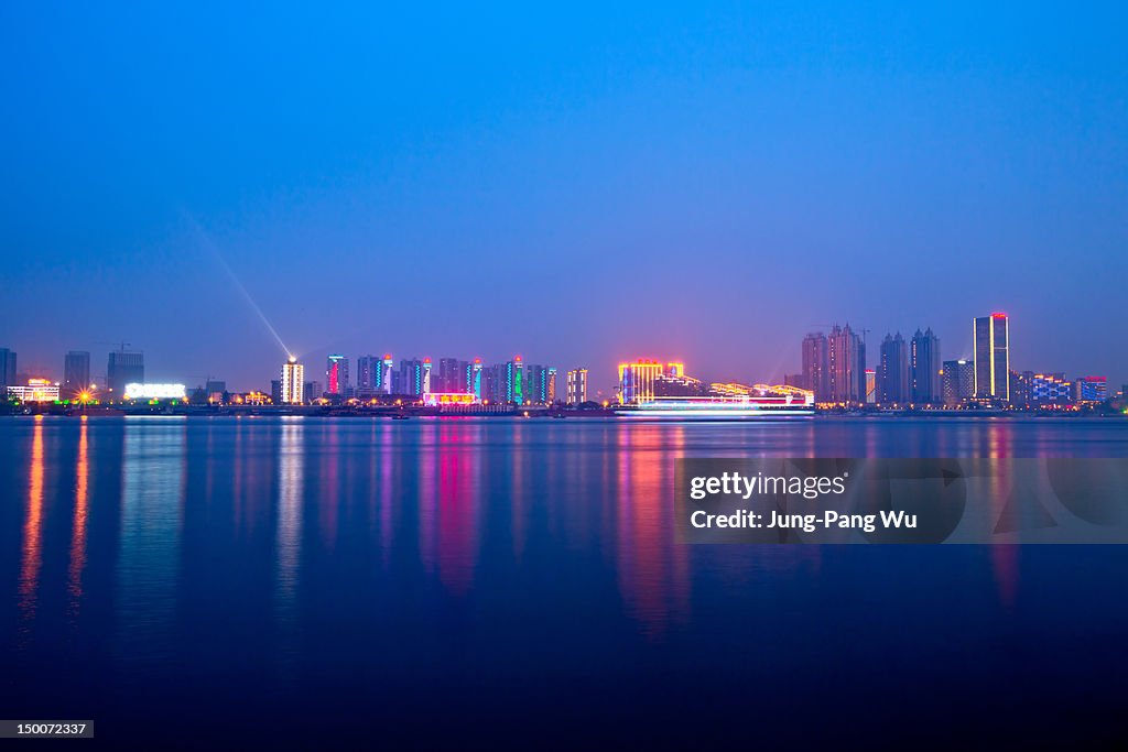 Yangtze river bank at dusk