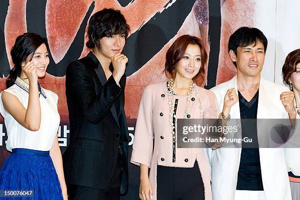 South Korean actors Park Se-Yeong, Lee Min-Ho, Kim Hee-Sun and Yu Oh-Seong attend during a press conference to promote the SBS drama 'The Great...