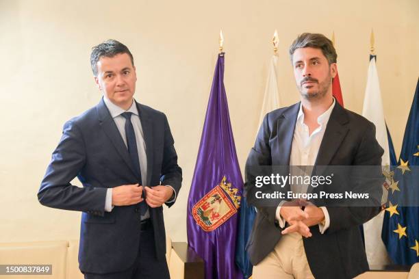 The secretary general of the PSOE of La Laguna and current mayor, Luis Yeray Gutierrez , and the Minister of Industry, Commerce and Tourism, Hector...