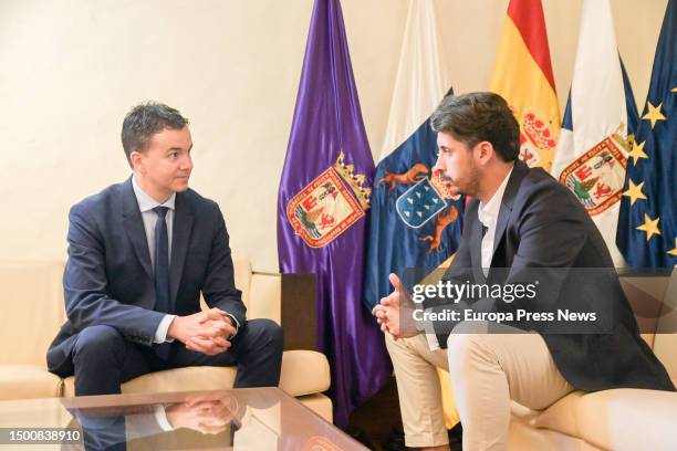 The secretary general of the PSOE of La Laguna and current mayor, Luis Yeray Gutierrez , and the Minister of Industry, Commerce and Tourism, Hector...