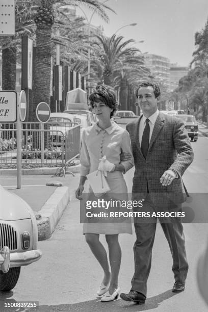 Vittorio Gassman et Juliette Mayniel lors du Festival de Cannes le 12 mai 1966, France