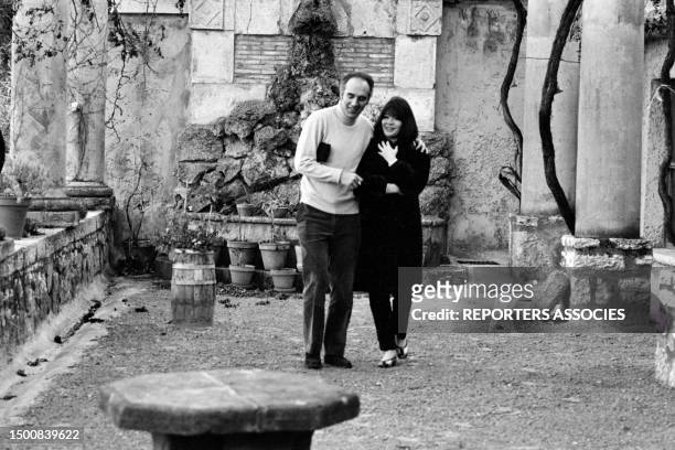 Michel Piccoli et Juliette Gréco à Saint-Paul de Vence en décembre 1966, France.
