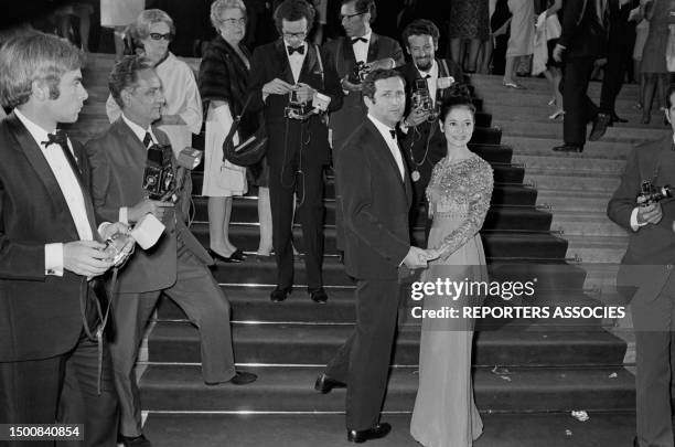 Michel Drach et Marie-José Nat lors d'une soirée pendant le Festival de Cannes, France, le 11 mai 1967.