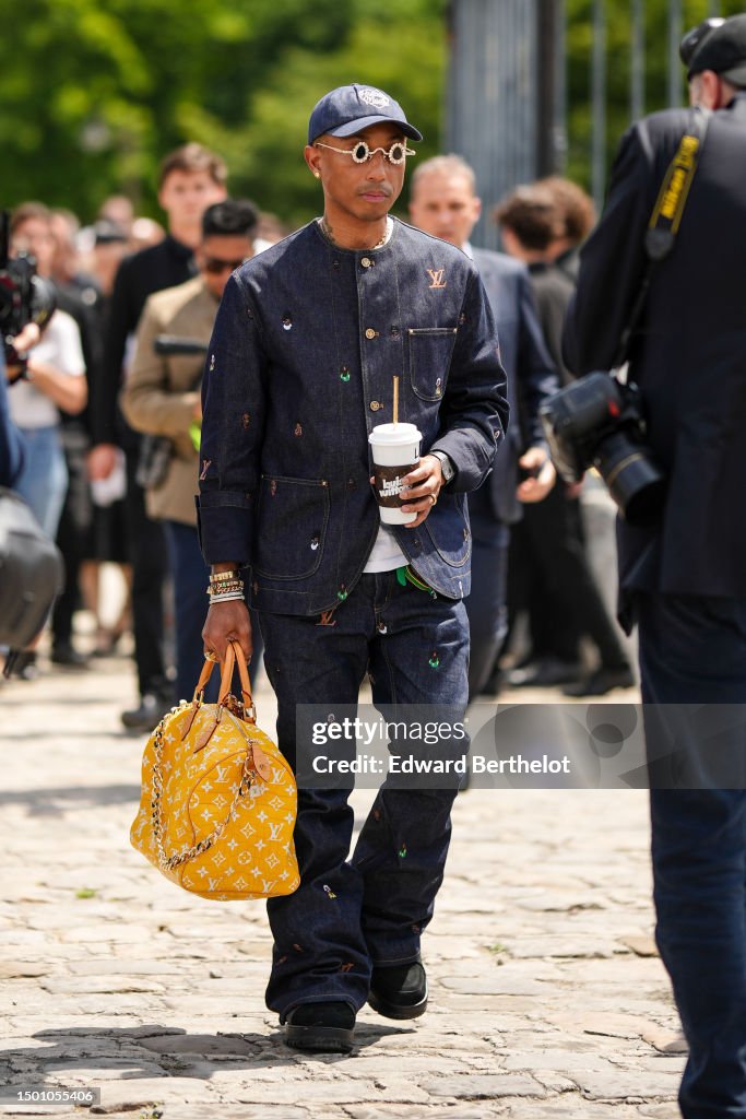 Street Style - Paris Fashion Week - Menswear Spring/Summer 2024 : Day Four