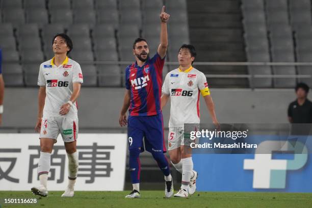 Diego Oliveira of FC Tokyo celebrates the first goal during the J.LEAGUE Meiji Yasuda J1 18th Sec. Match between F.C.Tokyo and Nagoya Grampus at...