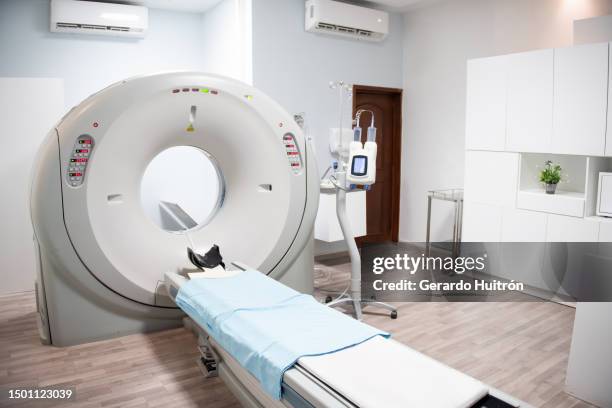 tomography room - radiotherapy stock pictures, royalty-free photos & images