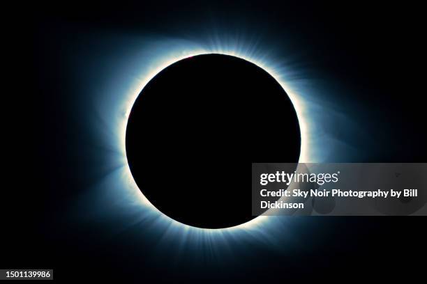 total solar eclipse corona - eclissi solare foto e immagini stock