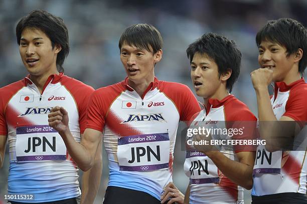 Eriguchi 1,664 Men Athletes In A Relay Race Stock Photos, High-Res Pictures, and ...
