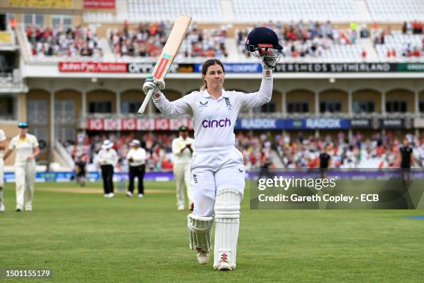 Tammy Beaumont of England salutes the crowd as she leaves the field after scoring 208 runs during day three of the LV= Insurance Women's Ashes Test...