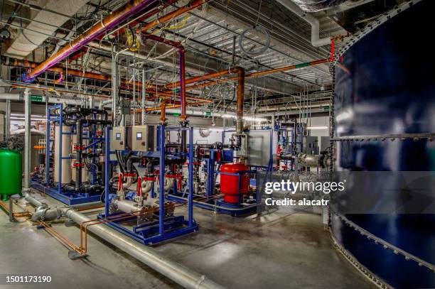 wasser-recycling-anlage - wasserpumpanlage stock-fotos und bilder