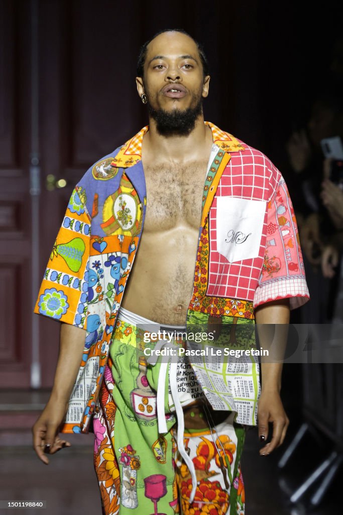 Marine Serre : Runway - Paris Fashion Week - Menswear Spring/Summer 2024