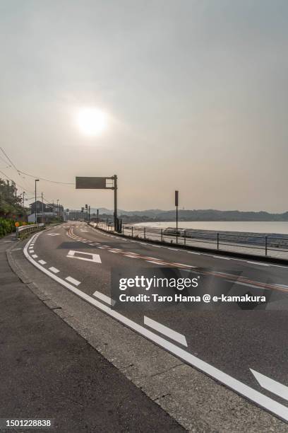 the coast road in kanagawa of japan - prefettura di kanagawa foto e immagini stock