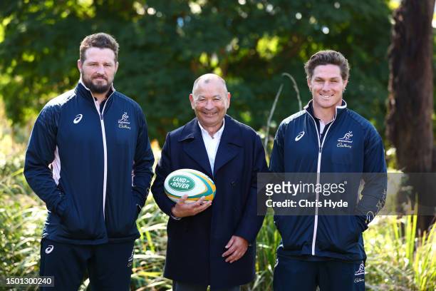 Wallabies head coach Eddie Jones poses with co-captains James Slipper and Michael Hooper during the Australian Wallabies Rugby Championship squad...