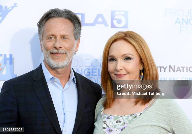 Steven Weber and Amy Yasbeck attend Project Angel Food's 4th annual "Lead With Love" Fundraiser at KTLA 5 on June 24, 2023 in Los Angeles, California.