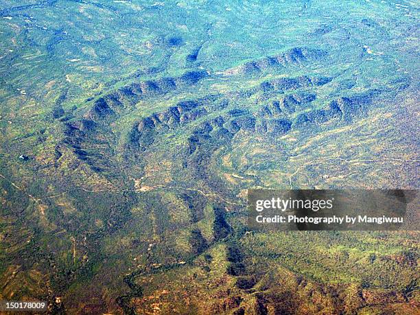 aerial view of mountain range - darwin australia 個照片及圖片檔