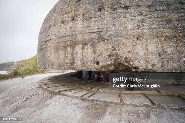 point du hoc - june 1944 stock pictures, royalty-free photos & images