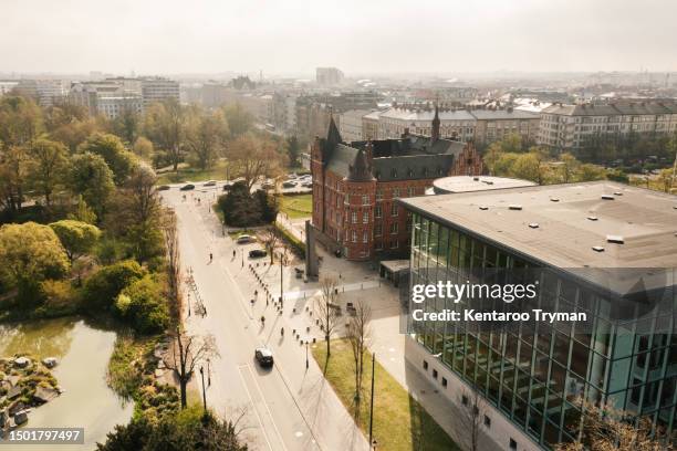 Spring Building Glass Photos and Premium High Res Pictures - Getty Images