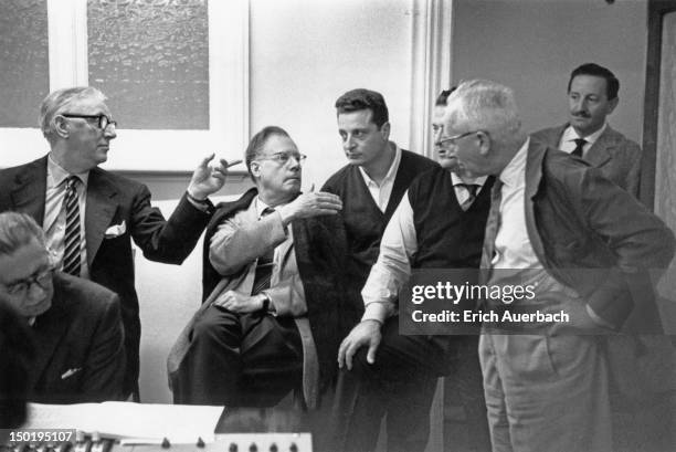 Musicians during a recording session for Mozart's 'Cosi fan tutte', London, 12th September 1962. Standing, left to right: record producer Walter...
