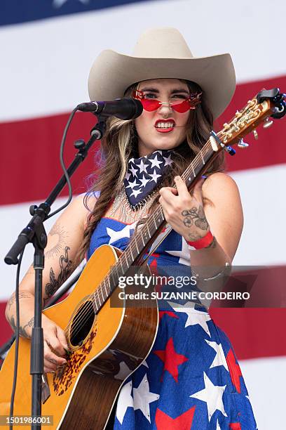 Sierra Rapper 1,420 Singer Sierra Stock Photos, High-Res Pictures, and Images - Getty ...