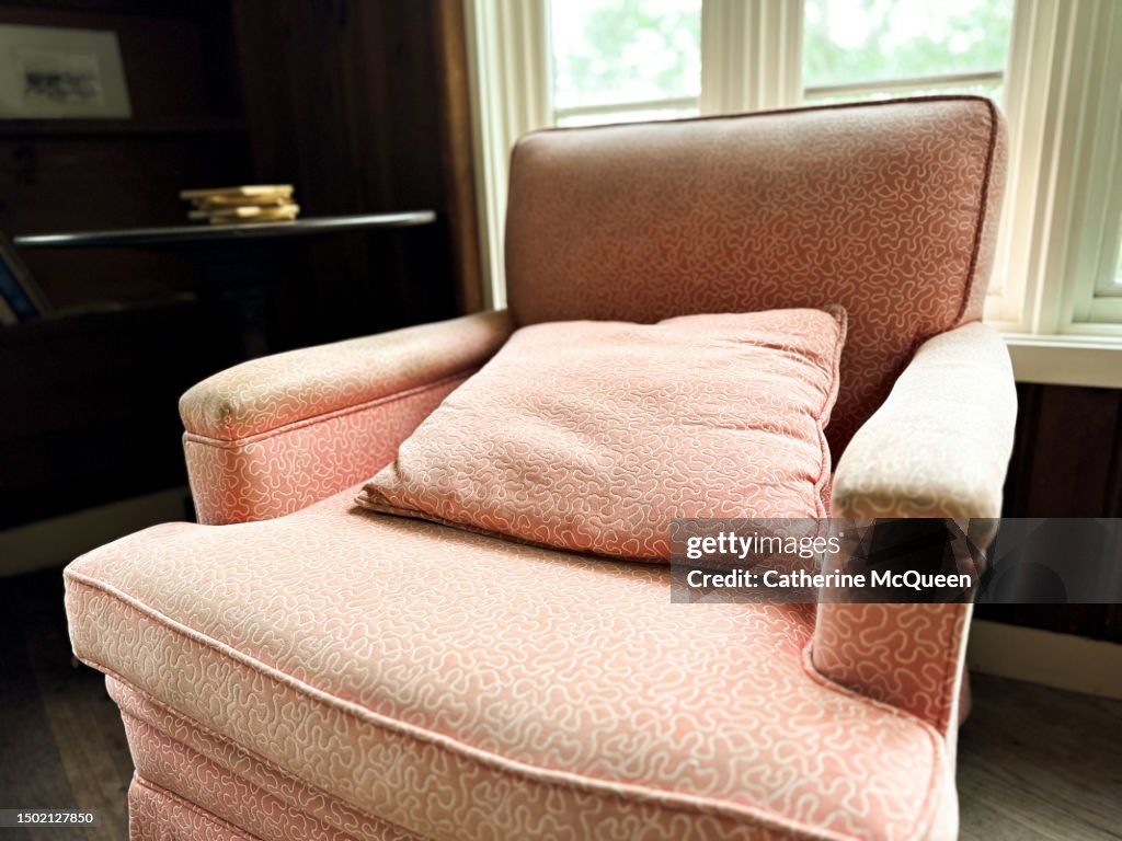 Upholstered arm chair