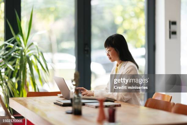 Japanese Using Computer 2,052 Japanese Computer Keyboard Stock Photos, High-Res Pictures, and ...