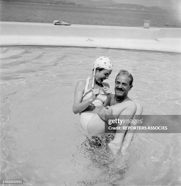 With young wife Viola in their St.Tropez pool, Early 1960.