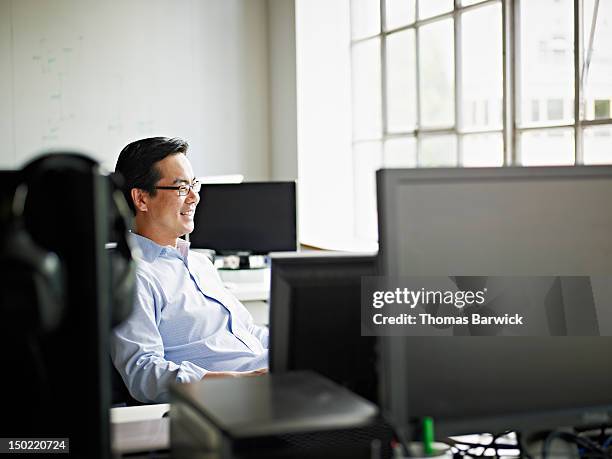 Korean Man Using Computer South Korean Screen Photos and Premium High Res Pictures - Getty Images