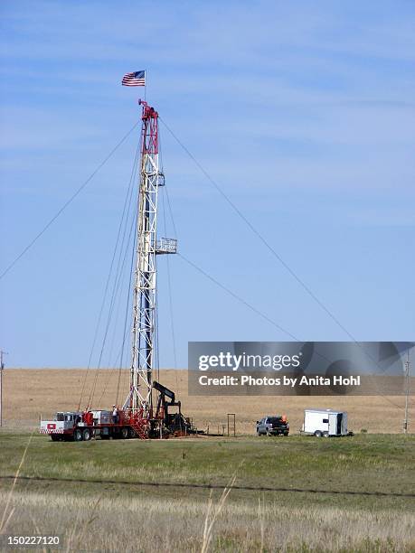 Work Over Rig In Winter 106 Workover Stock Photos, High-Res Pictures, and Images - Getty Images