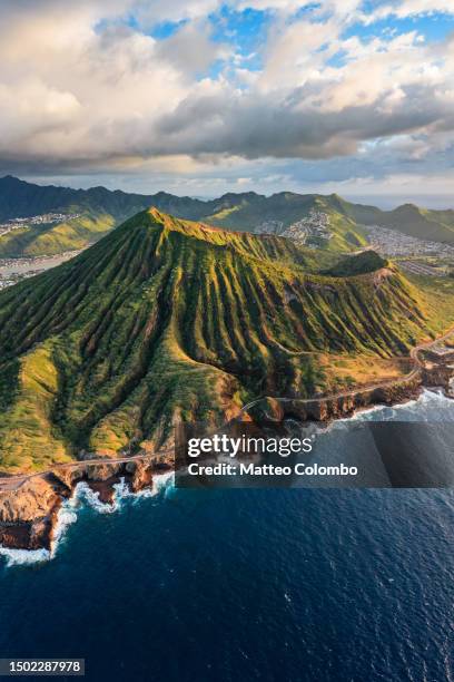 aerial view of crater and coastline, oahu, hawaii - hawaii coastline stock pictures, royalty-free photos & images