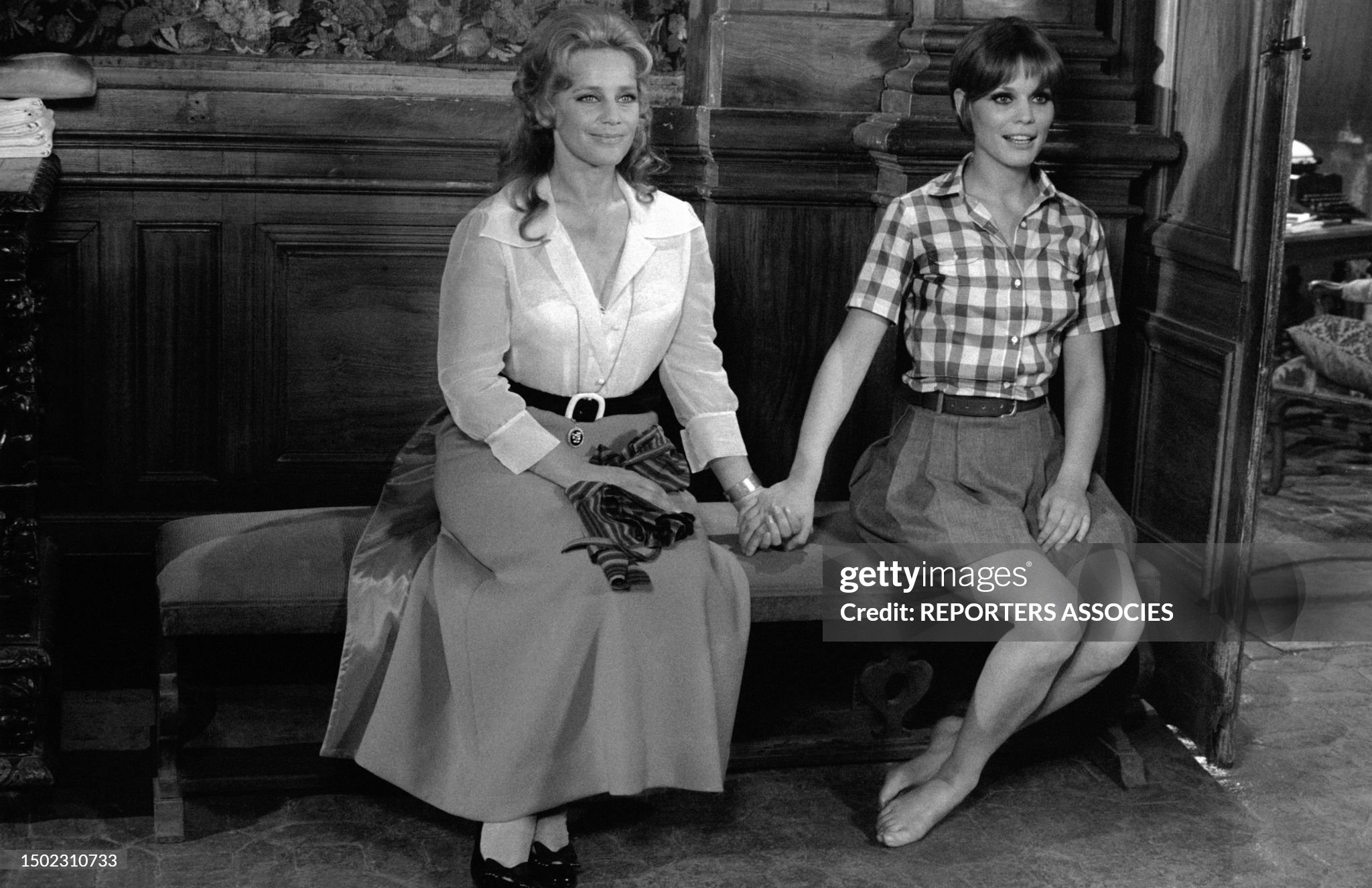 https://media.gettyimages.com/id/1502310733/photo/marthe-keller-et-maria-schell-pendant-le-tournage-du-film-de-philippe-de-broca-le-diable-par.jpg?s=2048x2048&w=gi&k=20&c=EuyfeGQEkjmdb0yUyRsZsLVijlOxLMDj3XmT4RdYDrI=