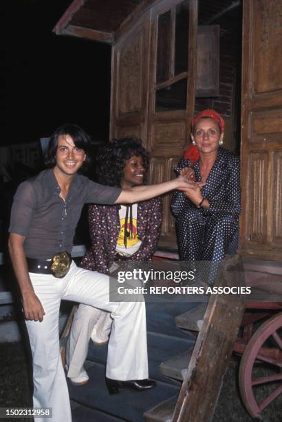 Hervé Vilard , Sylvette Cabrisseau et Annie Cordy, circa 1960, France.