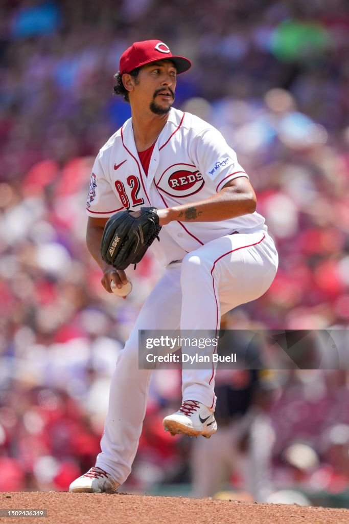 Atlanta Braves v Cincinnati Reds
