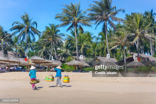 tropical beach - vietnam beach stockfoto's en -beelden