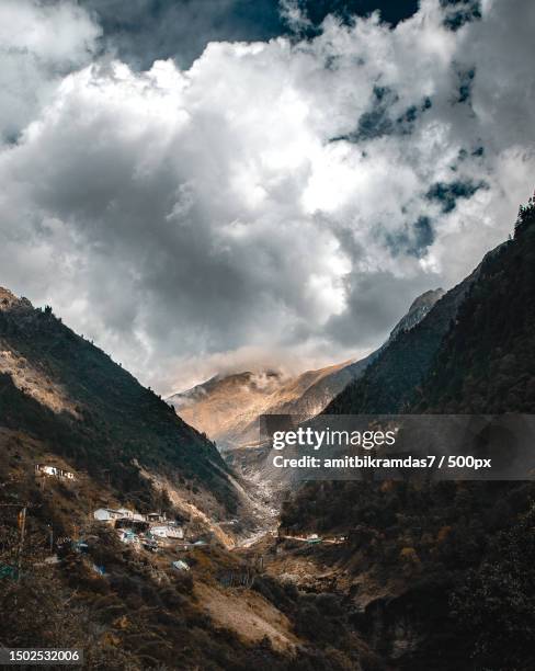 scenic view of mountains against sky,kedarnath,uttarakhand,india - kedarnath stock pictures, royalty-free photos & images