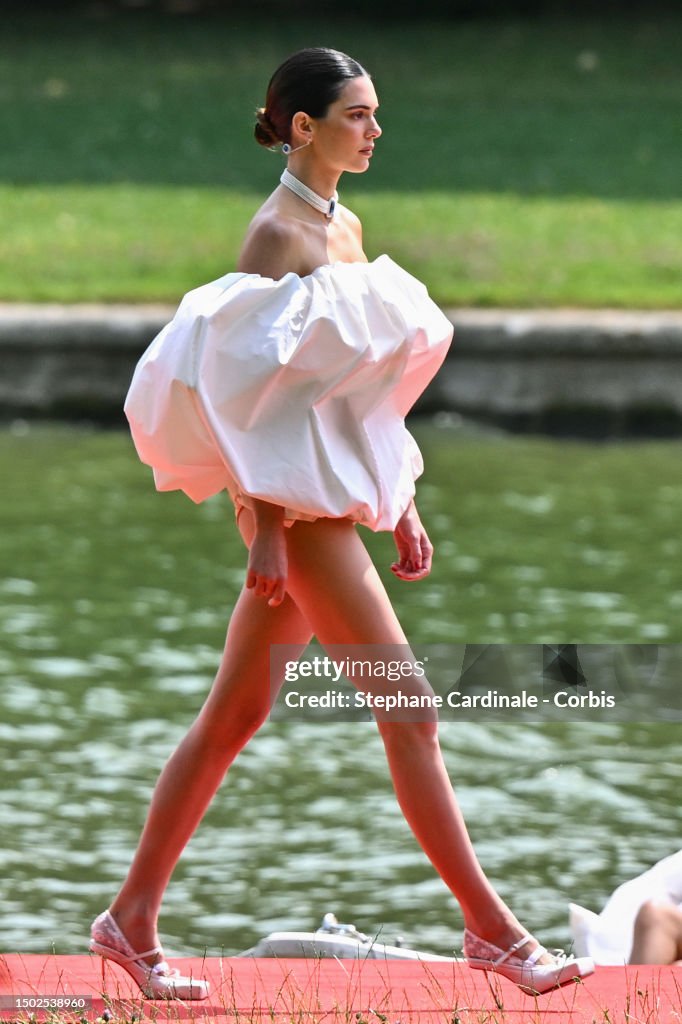"Le Chouchou" Jacquemus' Fashion Show : Runway At Chateau De Versailles