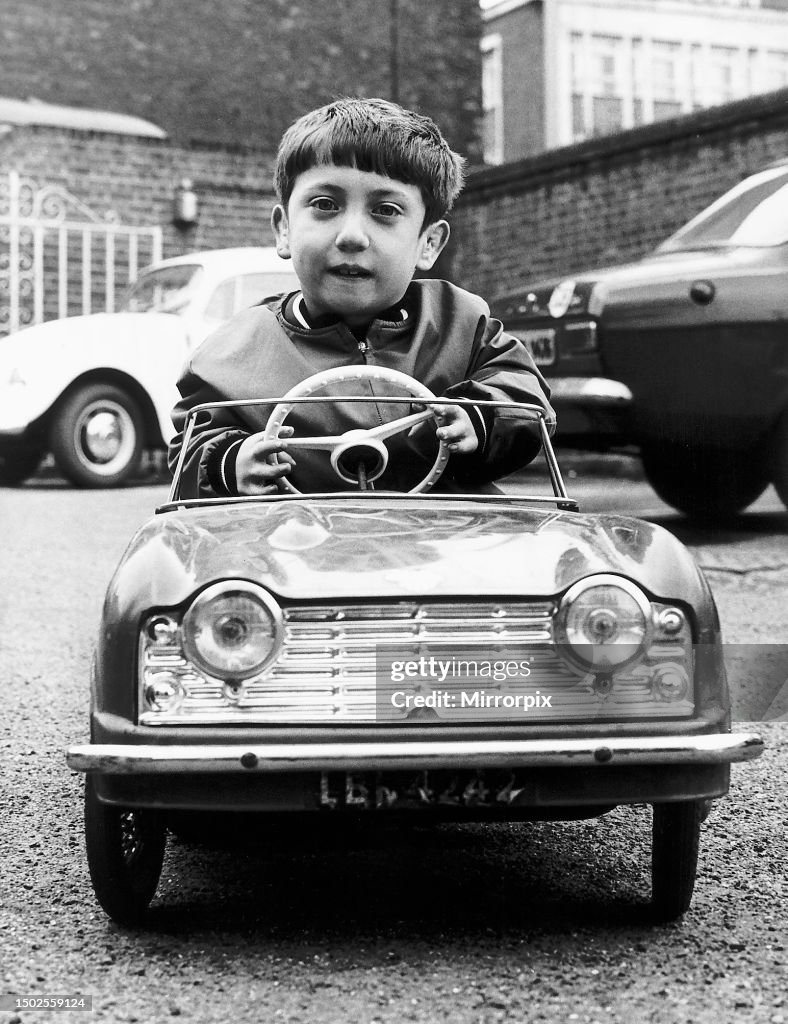 Thalidomide victim