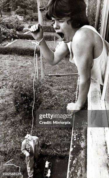 Unusual early wake up call - Milkman Willie McLean has an unusual method of waking up his helping hand milk boy, by tying a piece of rope around his...