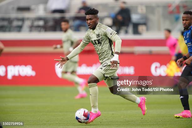 Jose Cifuentes of LAFC during a game between Los Angeles FC and San Jose Earthquakes at Levi's Stadium on May 6, 2023 in Santa Clara, California.