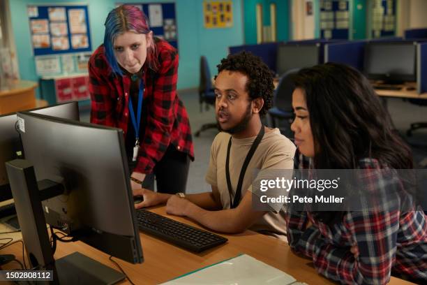 Qcu Library Computer 1,954 Desktop Computer Library Stock Photos, High-Res Pictures, and ...