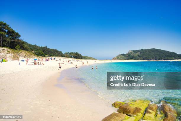 rodas beach in cies islands - vigo fotografías e imágenes de stock