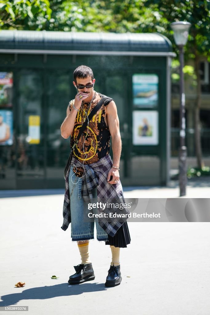 Street Style - Paris Fashion Week - Menswear Spring/Summer 2024 : Day Six