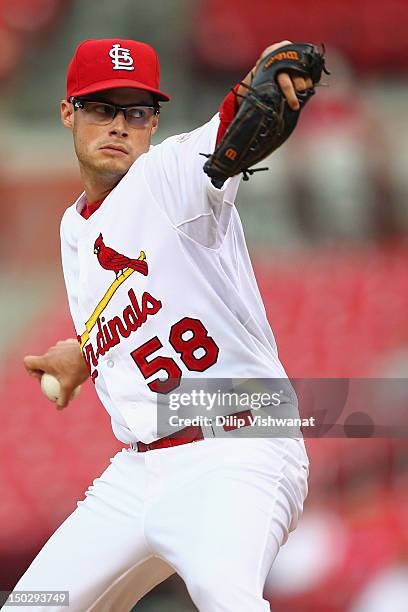 Starter Joe Kelly of the St. Louis Cardinals pitches against the Arizona Diamondbacks at Busch Stadium on August 14, 2012 in St. Louis, Missouri.