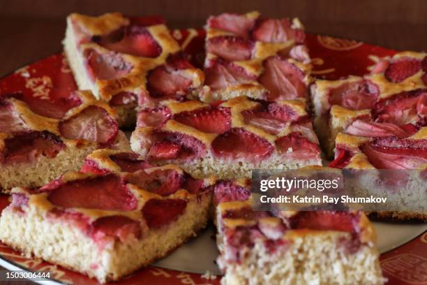 homemade strawberry biscuit squares - shortcrust-pastry stock pictures, royalty-free photos & images