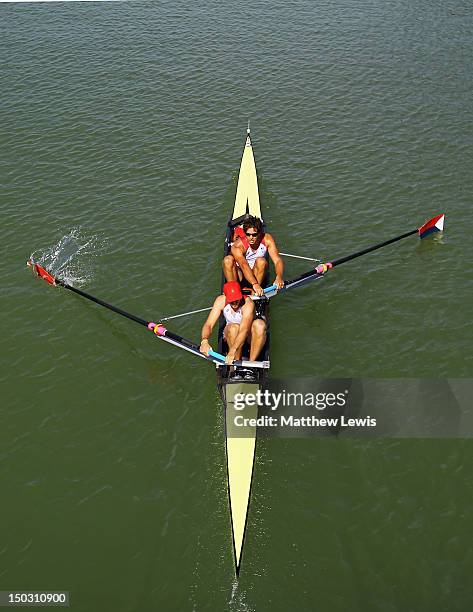 Pair Rowing Model Stephen Lewis Jr Photos and Premium High Res Pictures - Getty Images