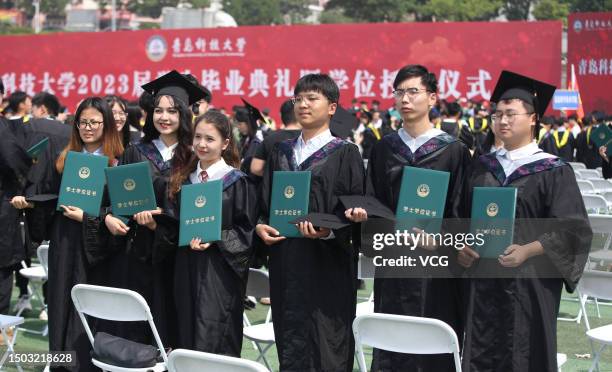 Graduation Icon Chinese 11,267 China Graduate Stock Photos, High-Res Pictures, and Images ...