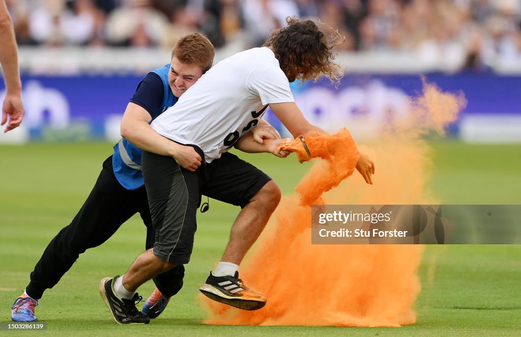 England v Australia - LV= Insurance Ashes 2nd Test Match: Day One