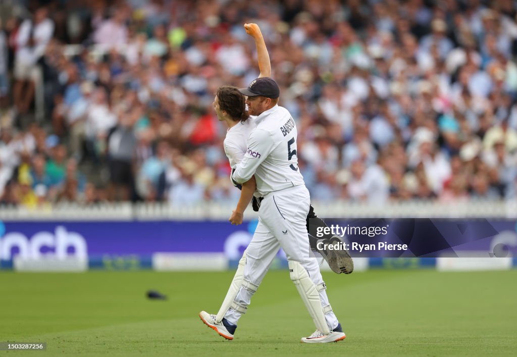 England v Australia - LV= Insurance Ashes 2nd Test Match: Day One